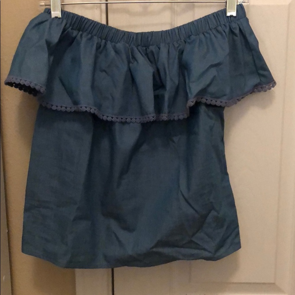 Cute new with tags chambray off the shoulder top